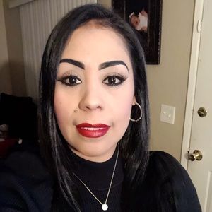 Meet your Posher, Luz elena